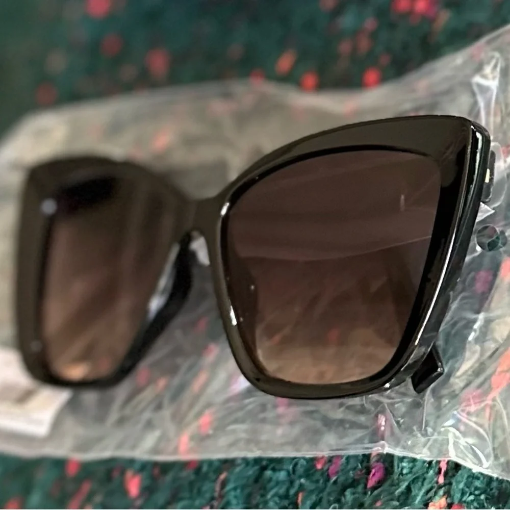 Oscar de la Renta Riley Beveled Cat Eye Sunglasses NWT